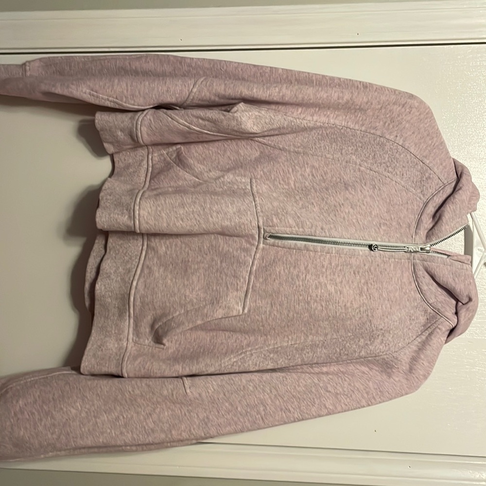 lululemon scuba half zip hood in color heather grey